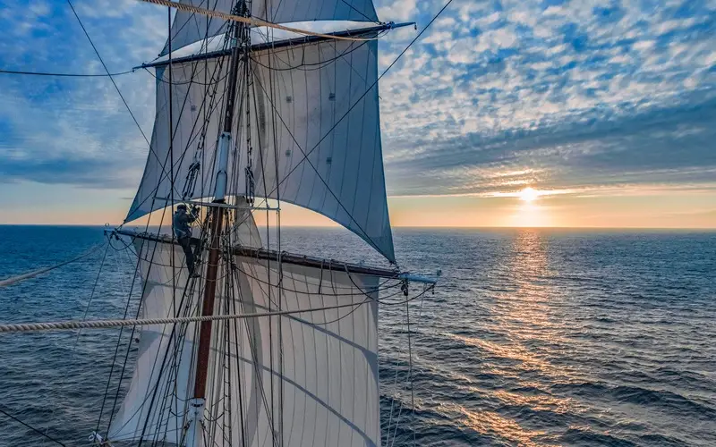 View from Morgenster’s bowsprit as she sails toward the horizon